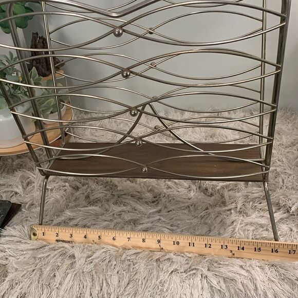 Vintage Metal Mid-Century Modern Style Magazine Rack - Picture 10 of 17